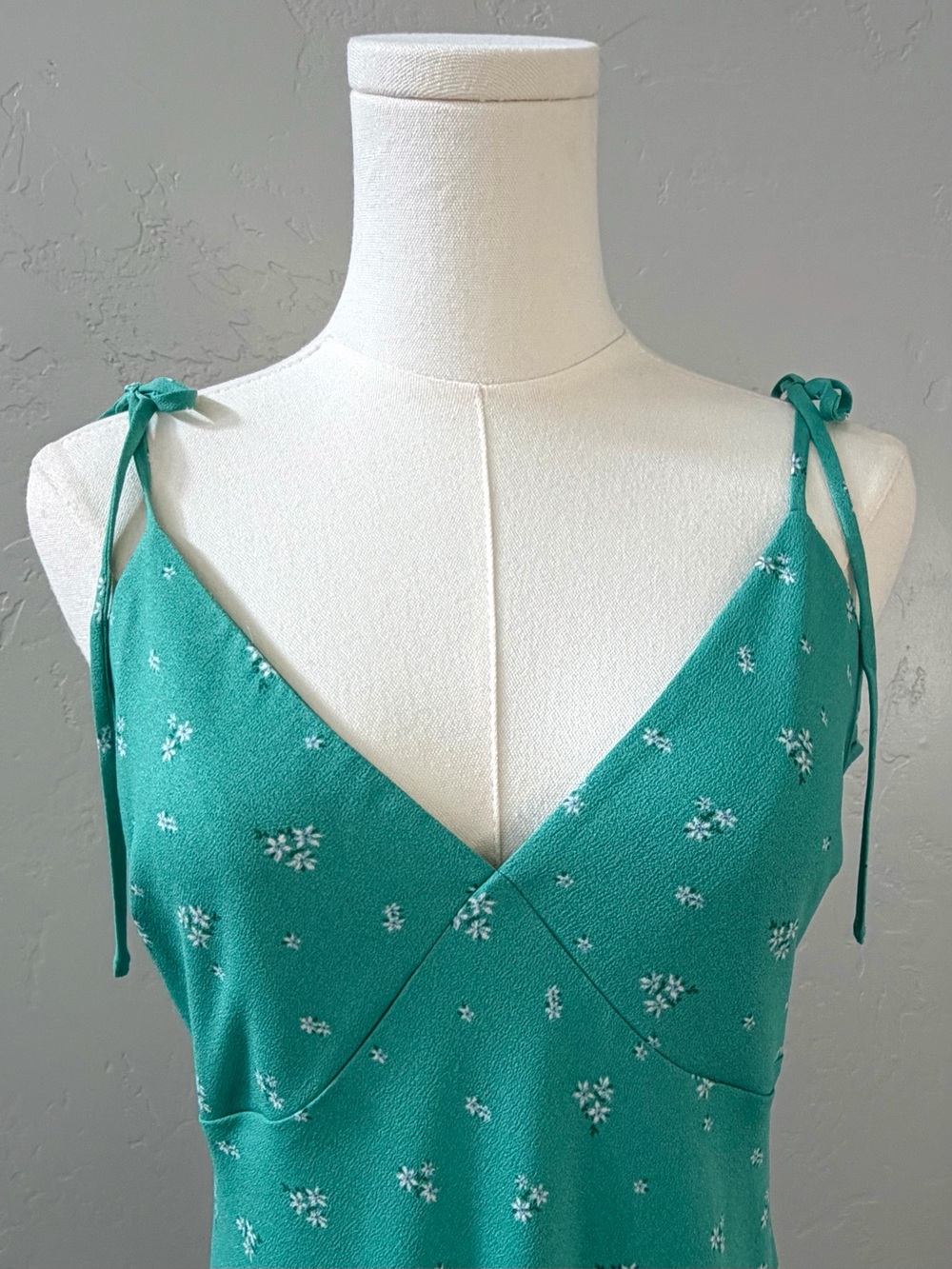 Levi’s Rena Tie Strap Floral Midi Dress Green Sleeveless NWT M - Picture 5 of 10